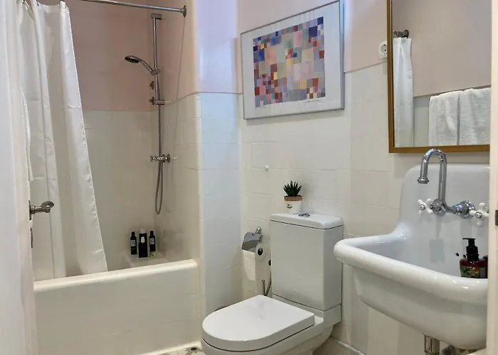 Quiet With Garden 8 Min From 公寓